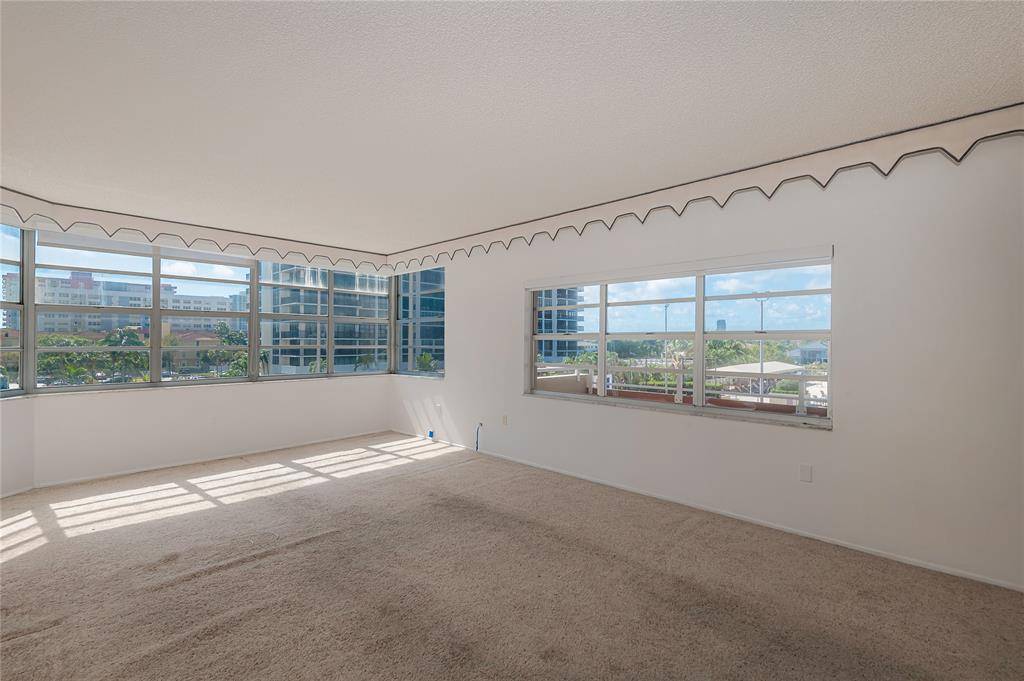 Hallandale Beach, FL 33009,1985 S Ocean Dr #2E