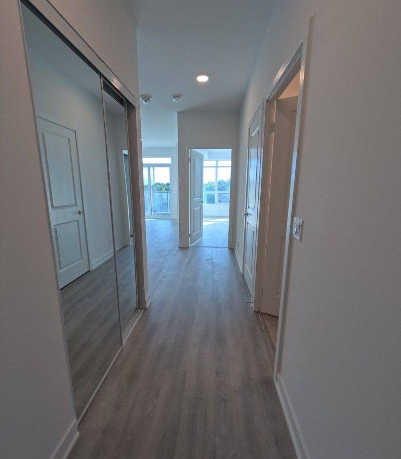 Vaughan, ON L4J 0L7,30 Upper Mall WAY #415