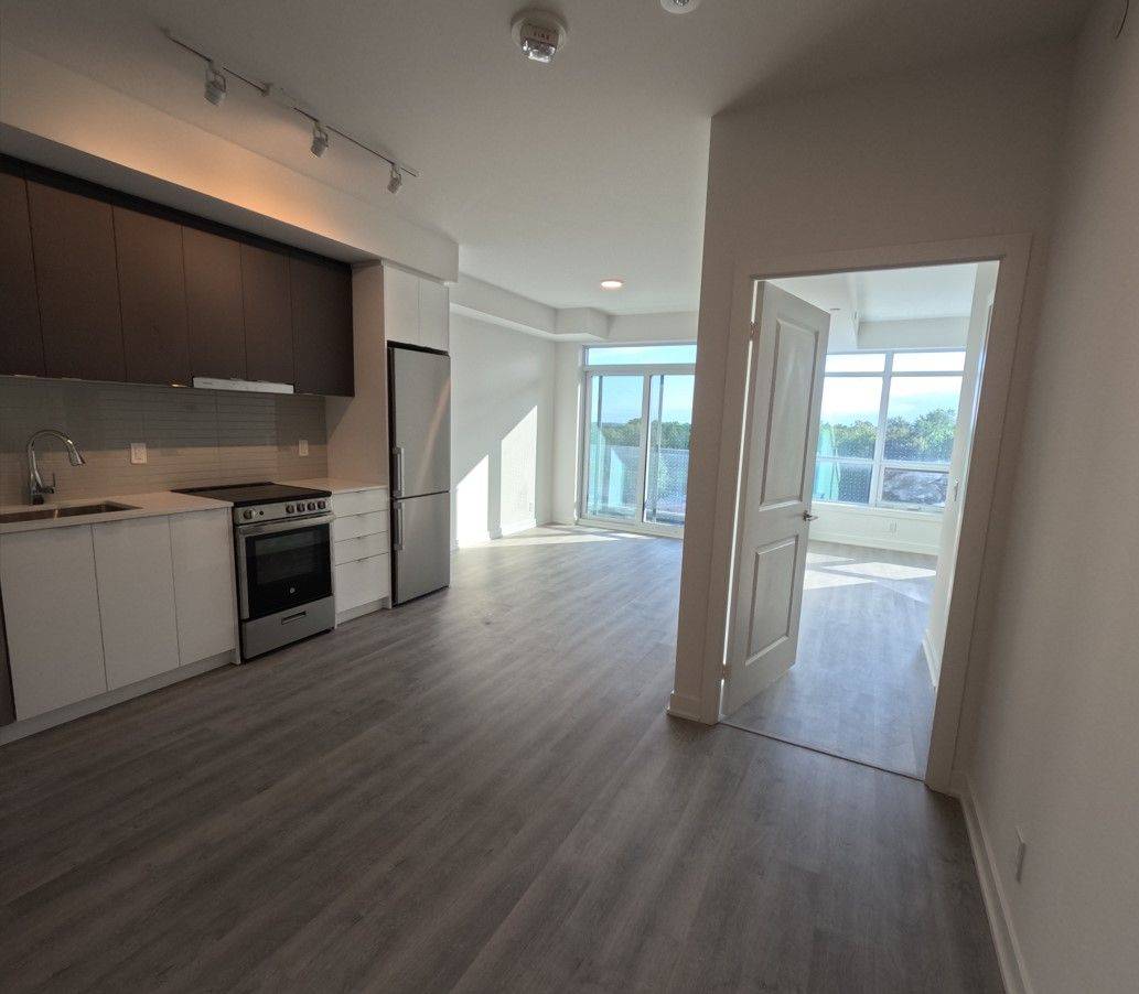 Vaughan, ON L4J 0L7,30 Upper Mall WAY #415