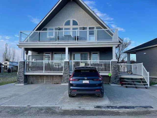Rural Vulcan County, AB T0L2B0,55 White Pelican WAY
