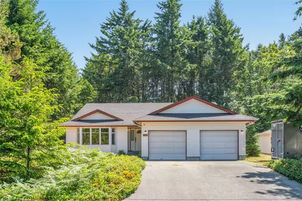 6881 Rosalyn Cres, Lantzville, BC V0R 2H0