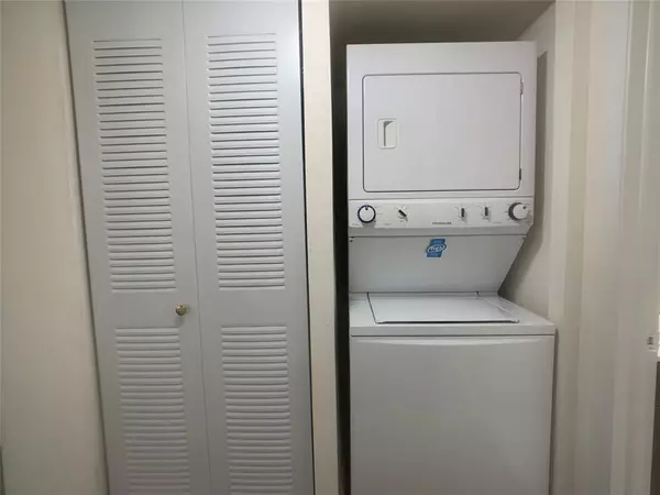 Hialeah, FL 33015,18335 NW 68 Ave #700-107A
