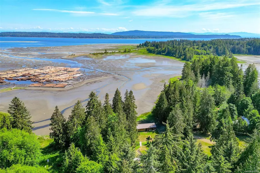 634 Curran Rd, Fanny Bay, BC V0R 1W0