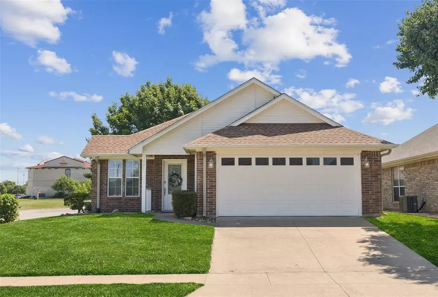 1001 Dawn Court, Granbury, TX 76048