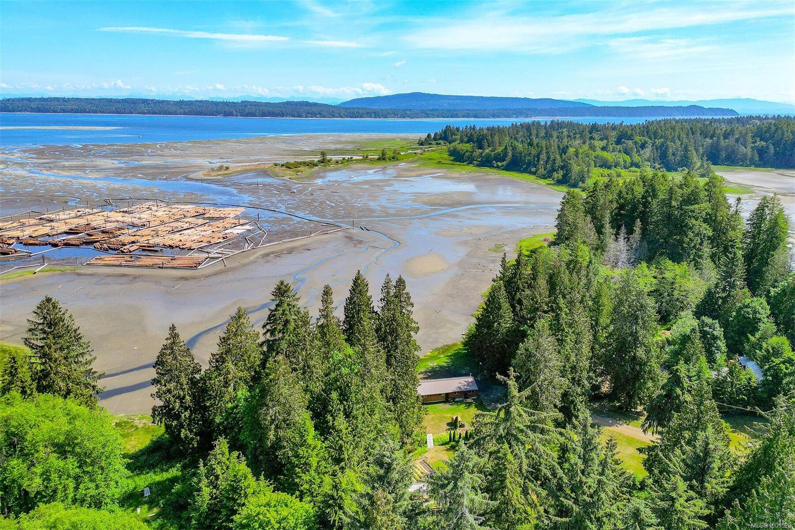 634 Curran Rd, Fanny Bay, BC V0R 1W0