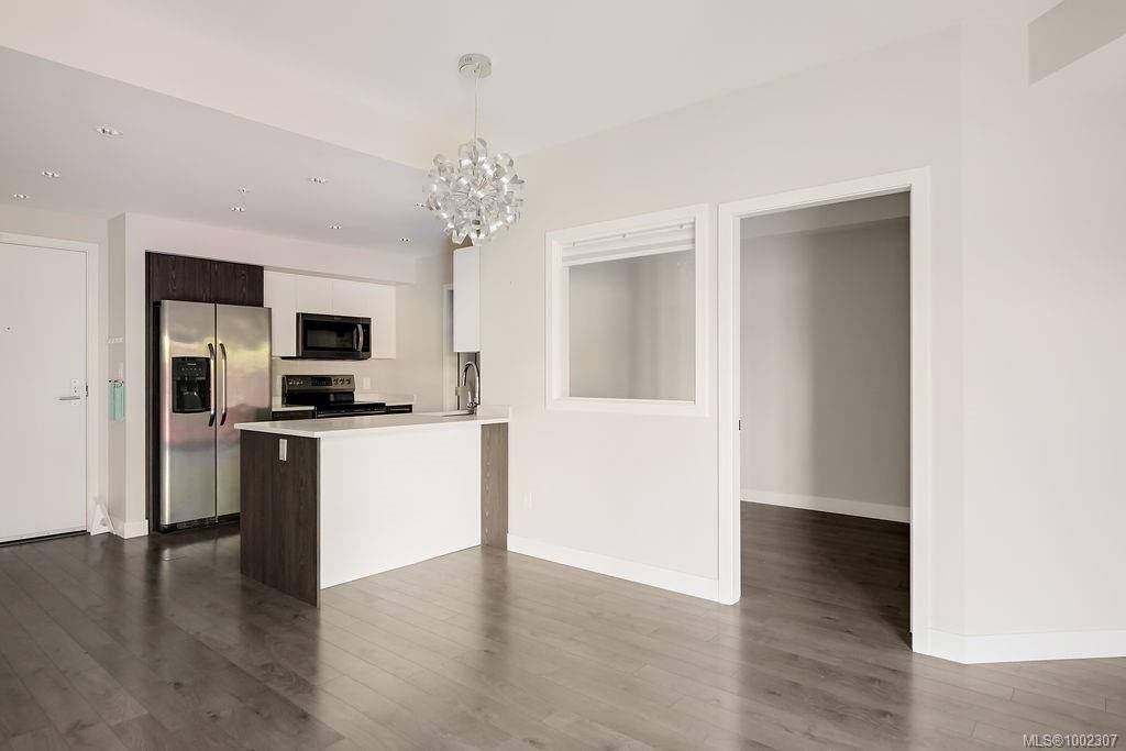 Saanich, BC V8X 2S1,1000 Inverness Rd #203