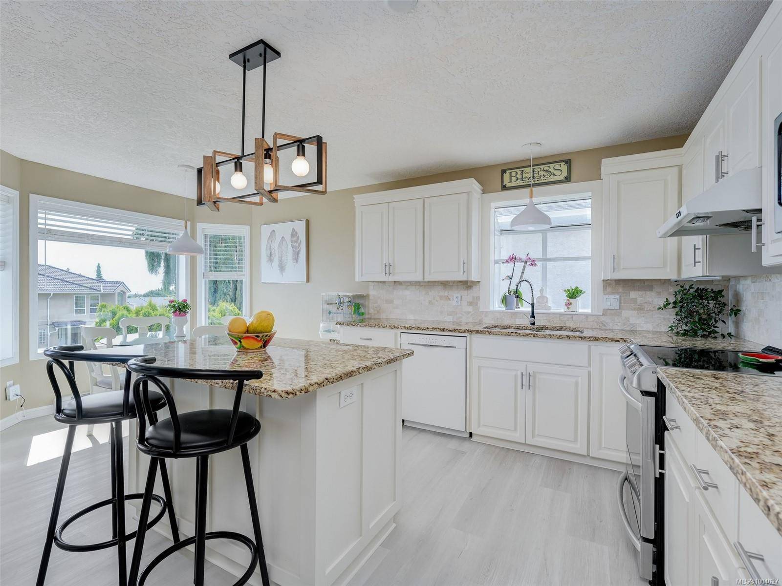 Central Saanich, BC V8Z 7G6,6428 Bella Vista Dr