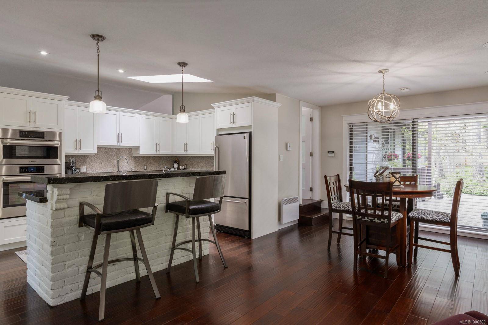 Saanich, BC V8X 4N5,4461 Sunnywood Pl