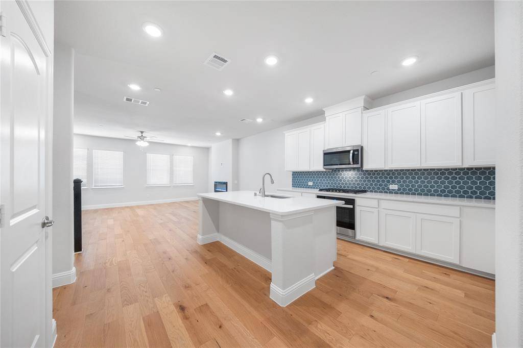 Rowlett, TX 75088,7854 Bayside Drive