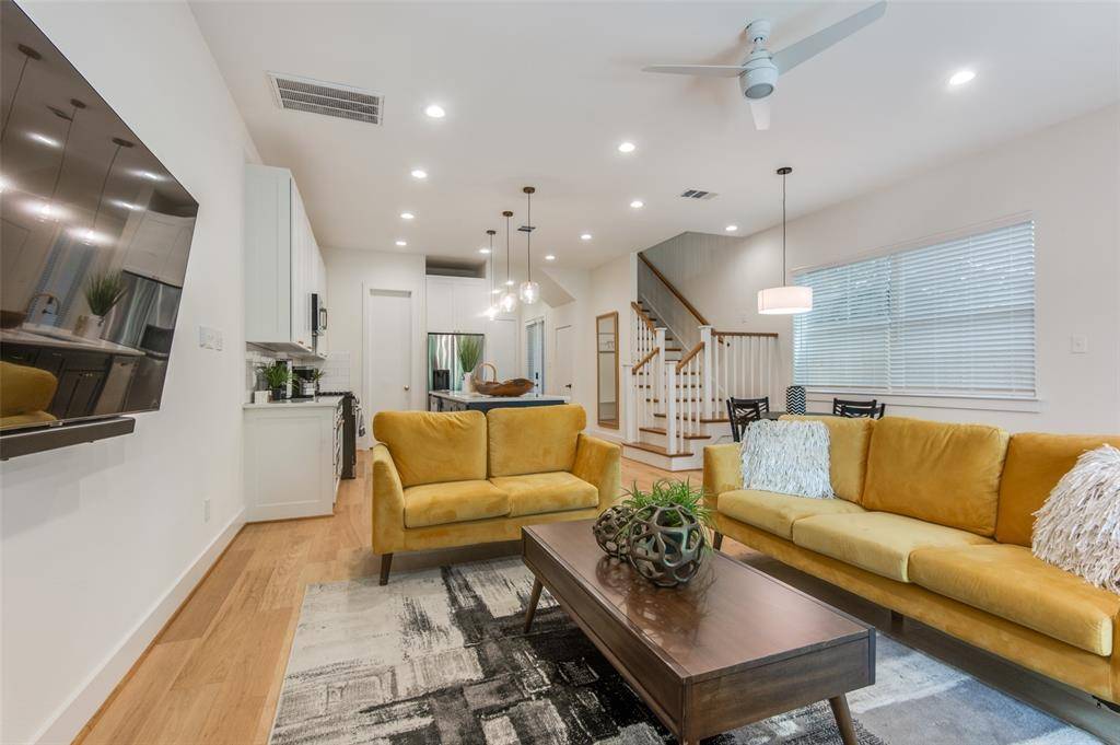 Dallas, TX 75223,1007 Mount Auburn Avenue