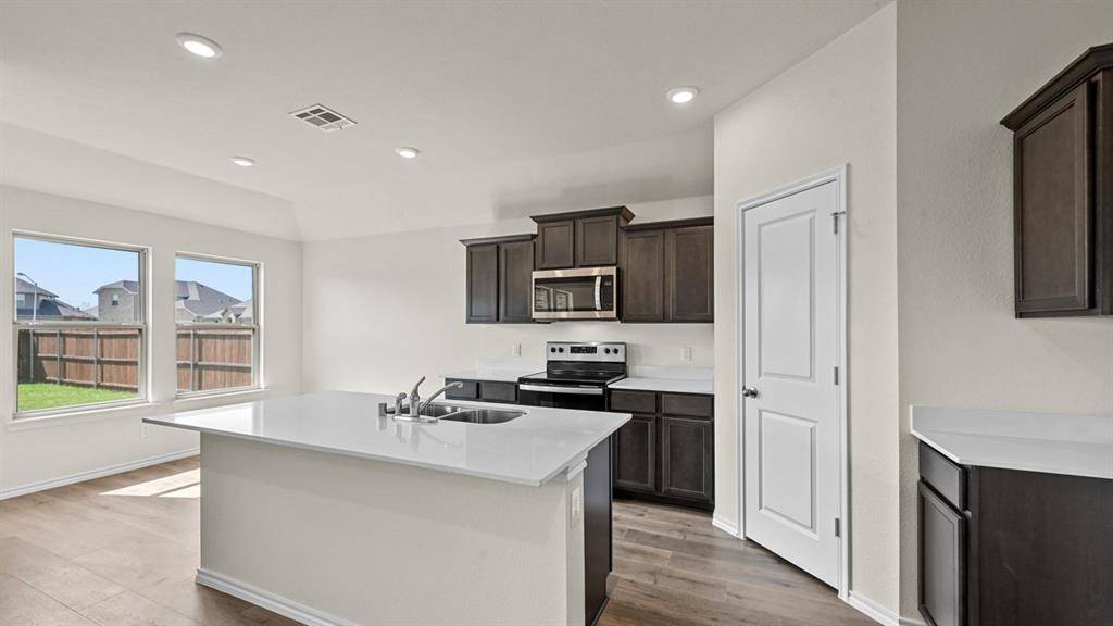 Waxahachie, TX 75165,383 Pleasant Colony Drive