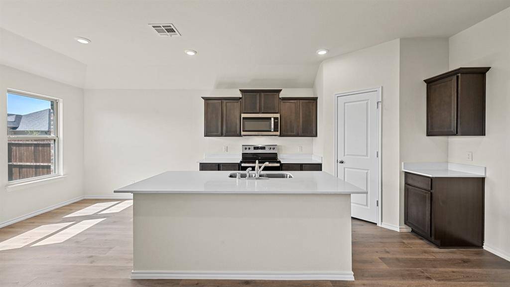 Waxahachie, TX 75165,383 Pleasant Colony Drive