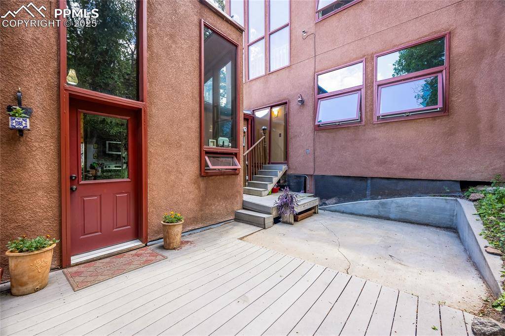 Colorado Springs, CO 80906,1735 Pine LN