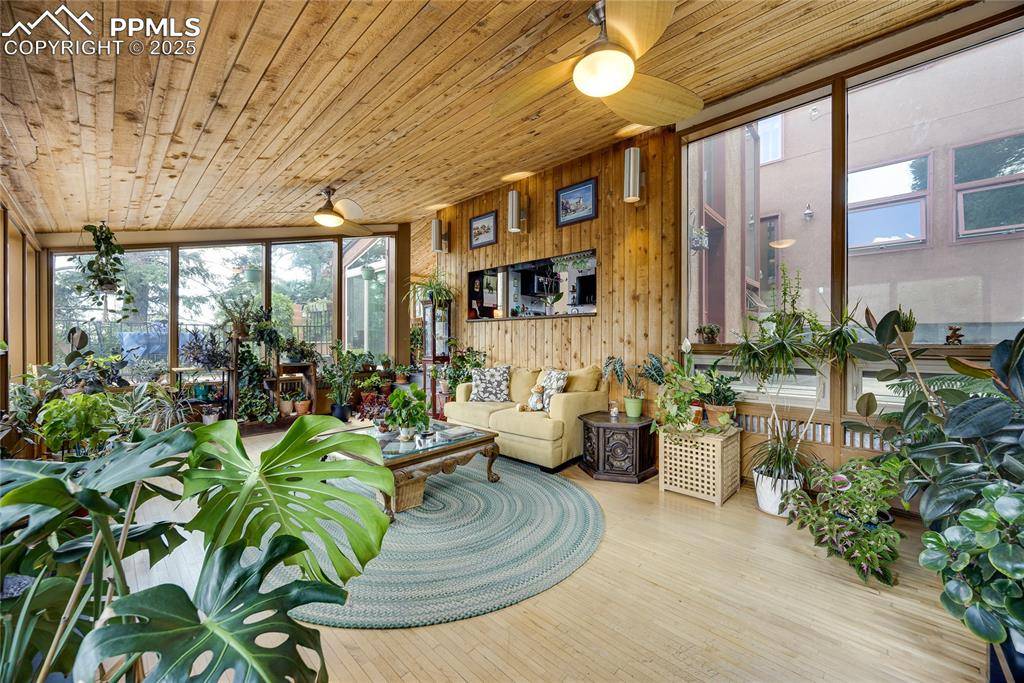 Colorado Springs, CO 80906,1735 Pine LN