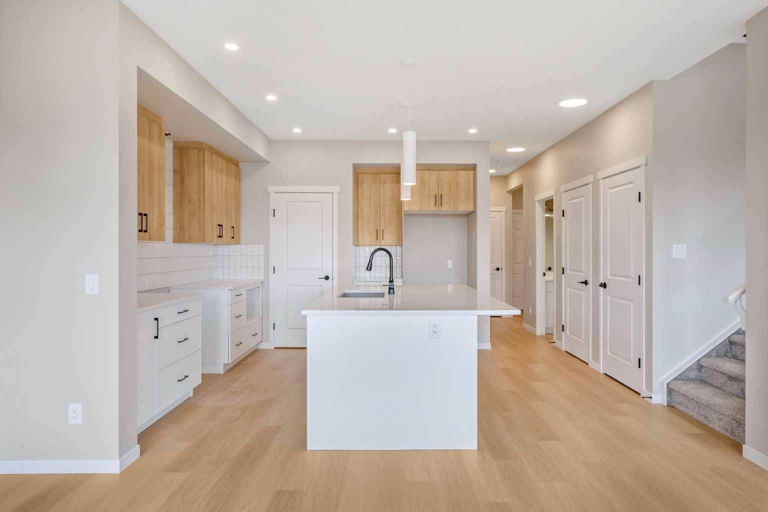 Calgary, AB T3M 3T3,320 Magnolia CRES SE