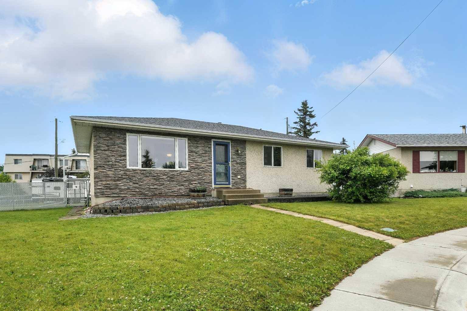 Rocky Mountain House, AB T4T1G8,5220 52 ST
