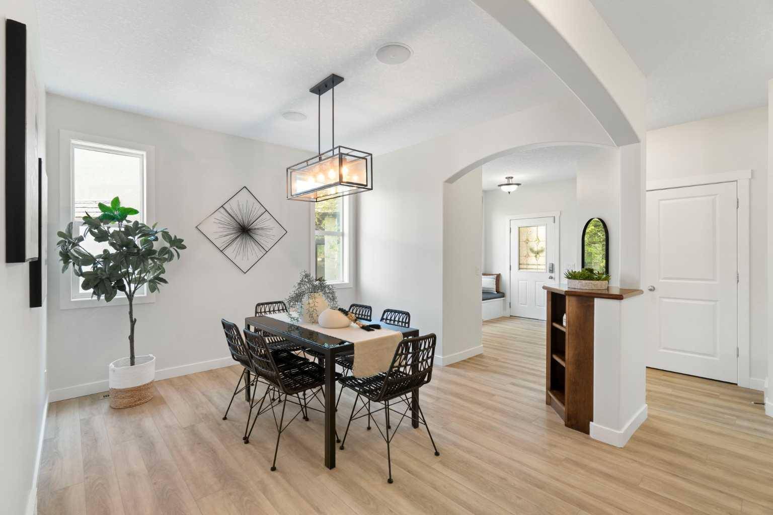 Calgary, AB T3G 4X5,612 Royal CT Northwest