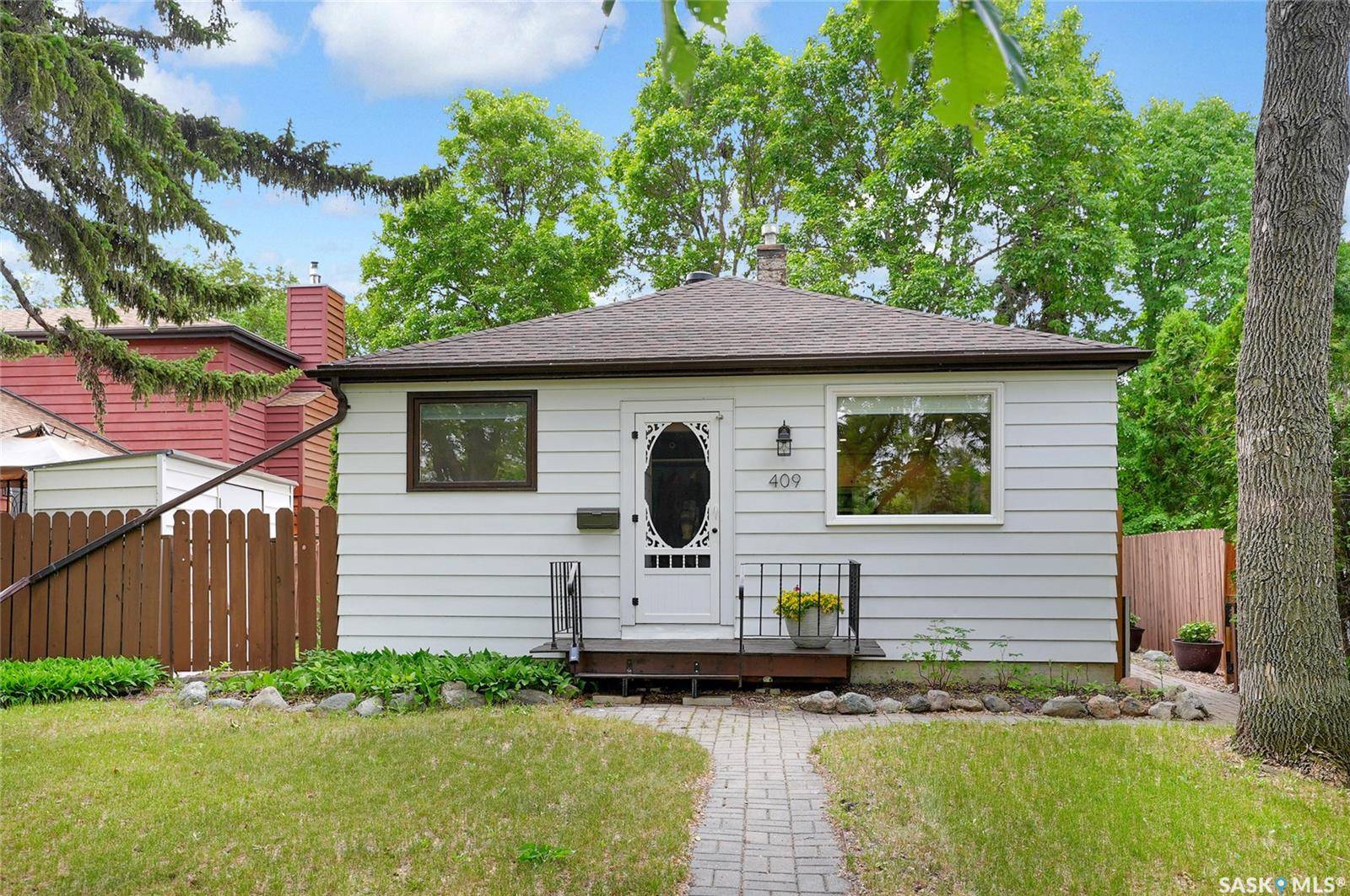 409 Holland AVENUE, Regina, SK S4N 1G4