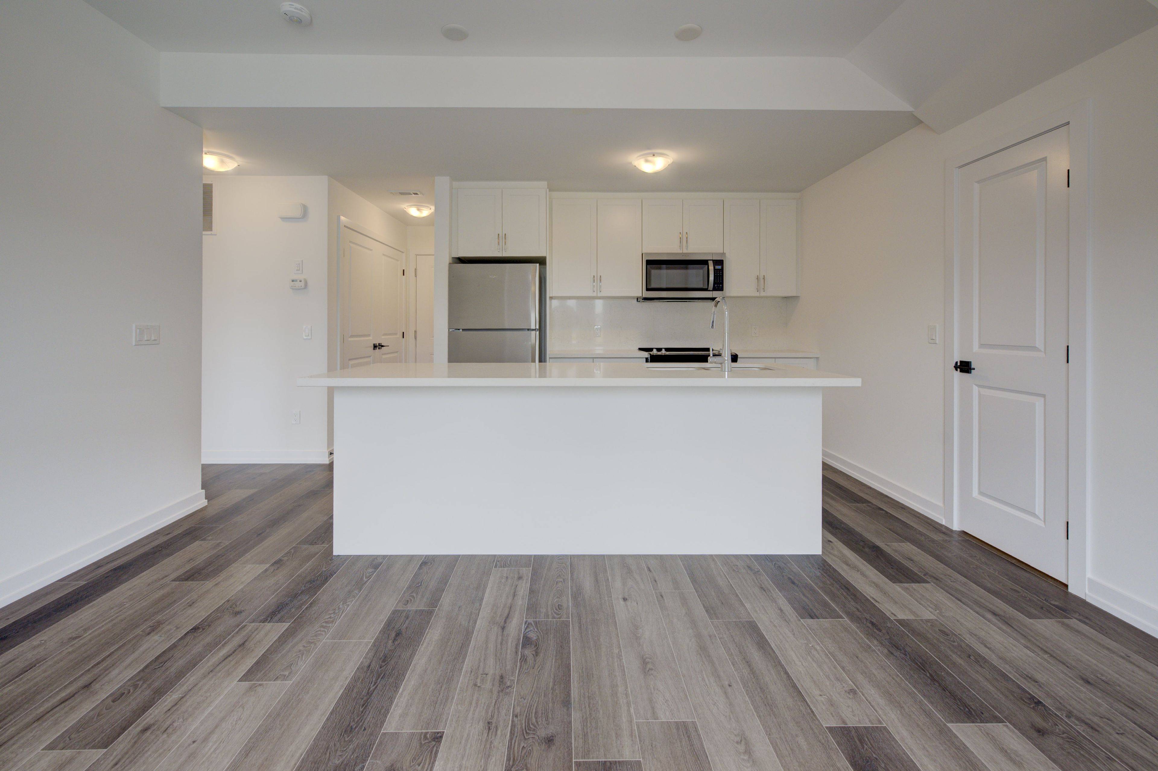 Hamilton, ON L8B 2A9,209 Burke ST