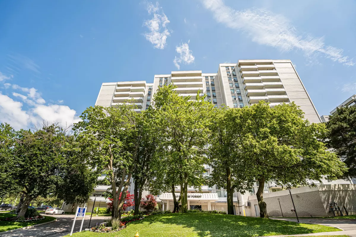 Toronto C15, ON M2J 1L3,10 Parkway Forest DR #512