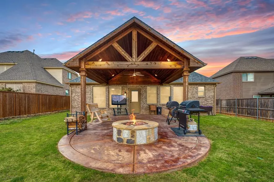 225 Soaring Hill Boulevard, Fort Worth, TX 76108
