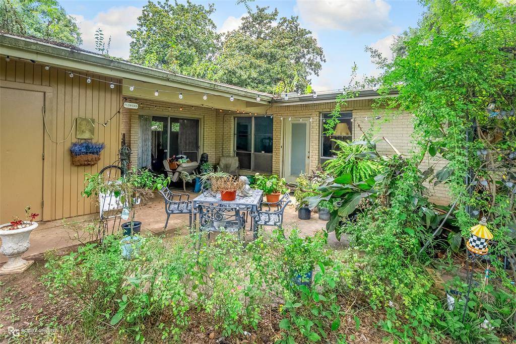 Shreveport, LA 71105,1615 Captain Shreve Drive