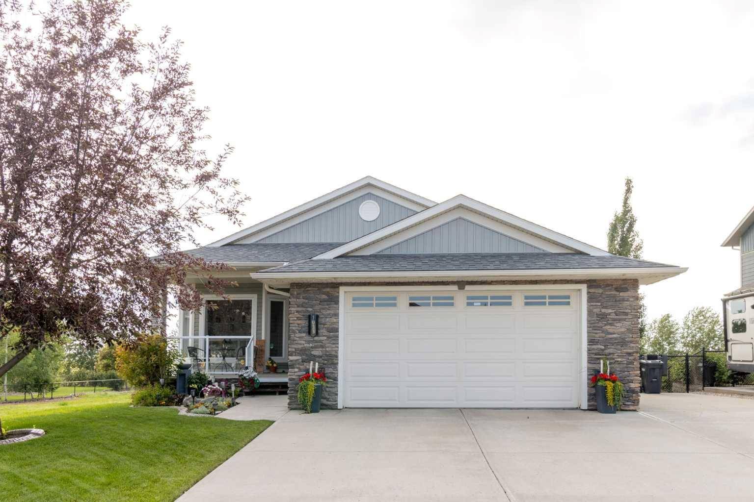 1033 Hillcrest Manor EST, Strathmore, AB T1P1X1