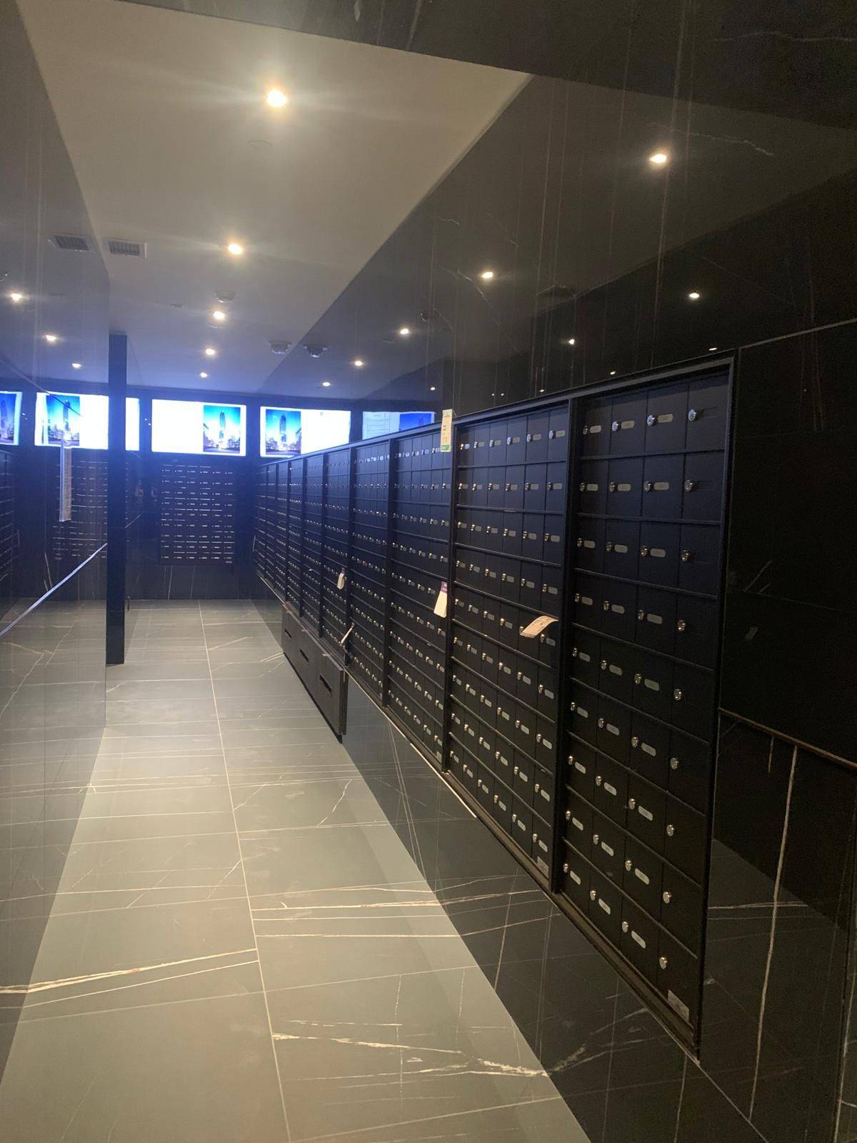 Toronto C02, ON M4W 1L2,11 Yorkville AVE #2511