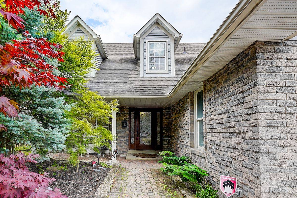 Whitby, ON L1N 6N1,342 REGAL BRIAR ST