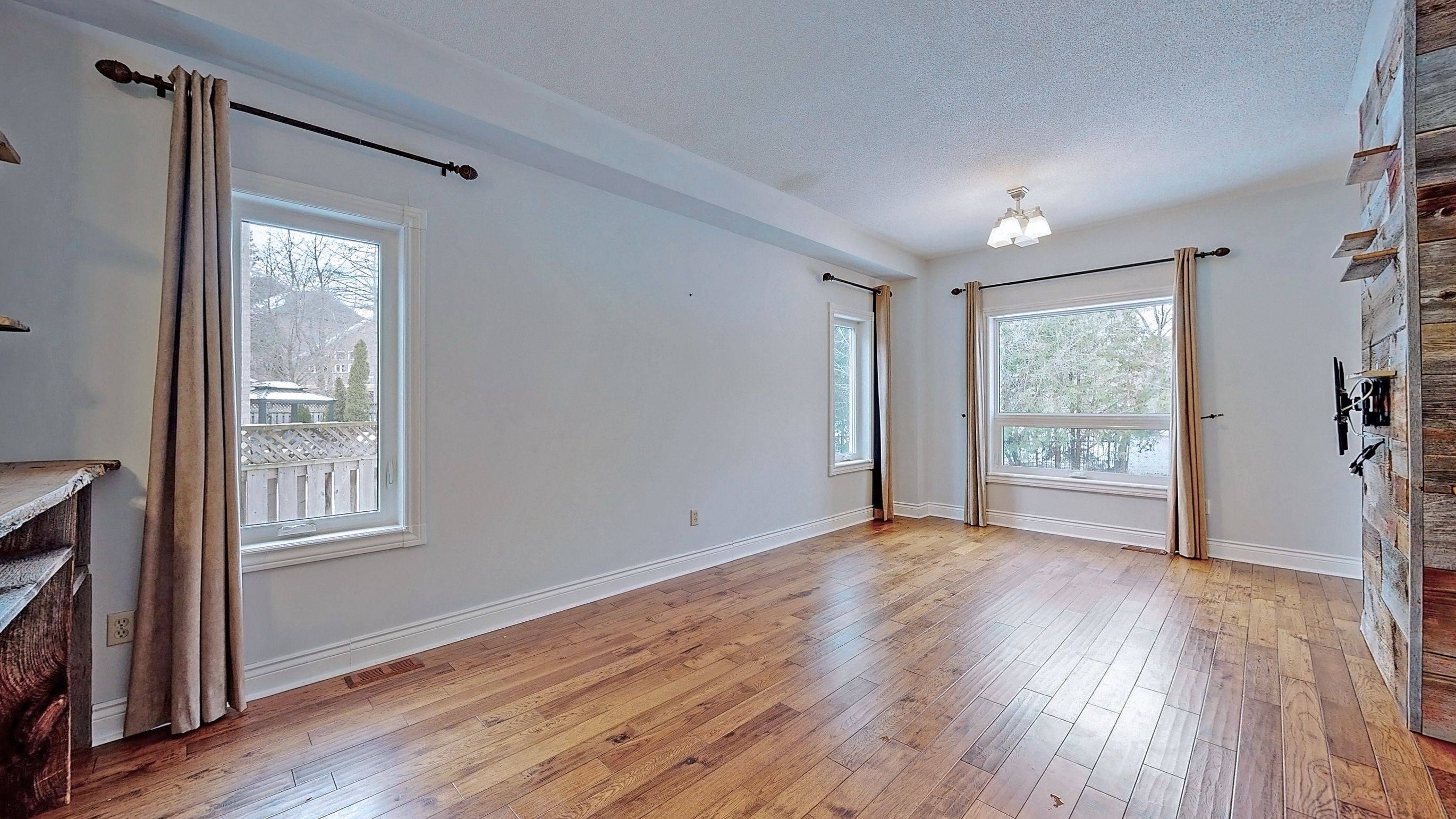 Pickering, ON L1V 7C5,913 Wingarden CRES