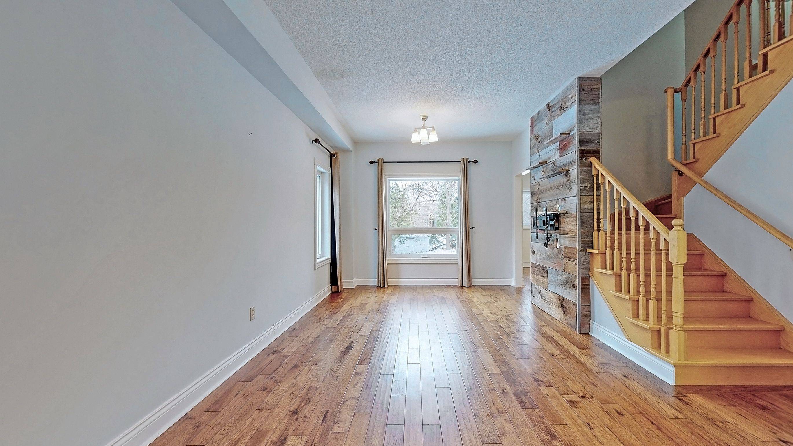 Pickering, ON L1V 7C5,913 Wingarden CRES