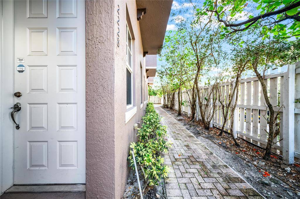 Pompano Beach, FL 33062,2228 NE 2nd St