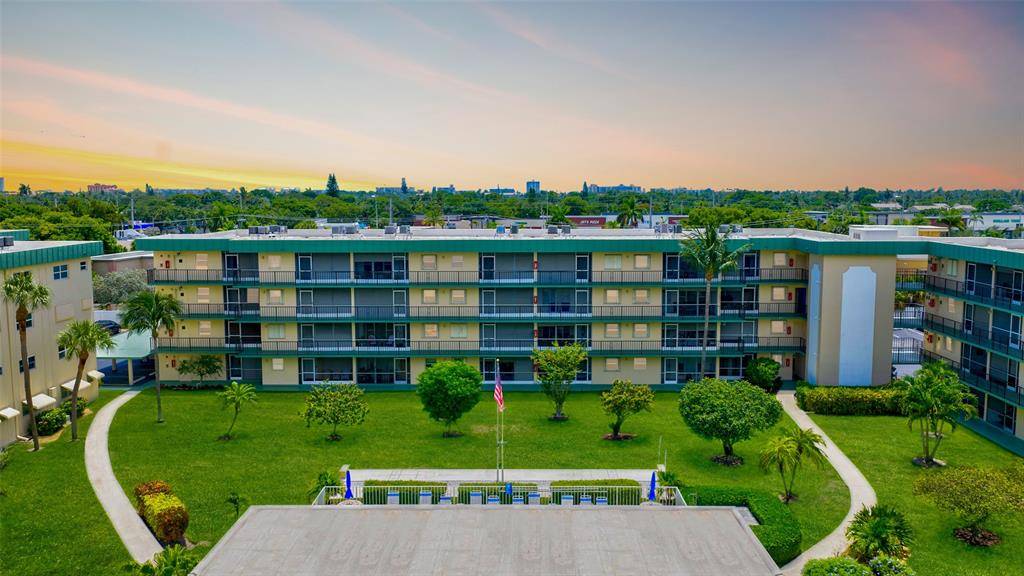 808 SE 7th St #105-B, Deerfield Beach, FL 33441