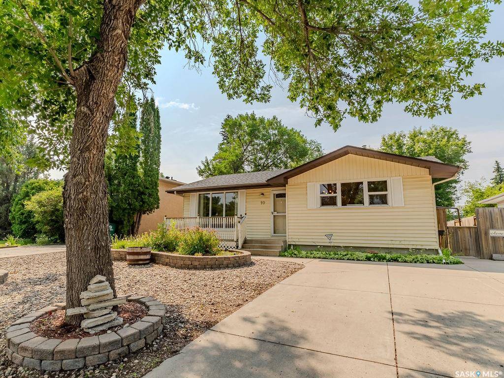 10 Vickies PLACE, Saskatoon, SK S7N 2R2