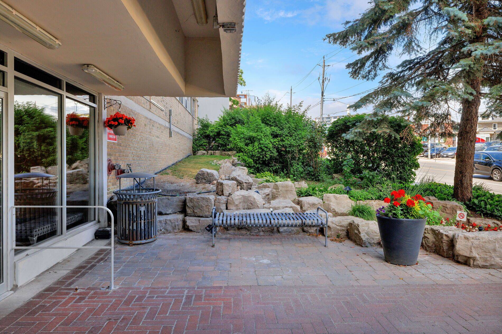 Toronto W04, ON M9N 3R9,2130 Weston RD #PH5