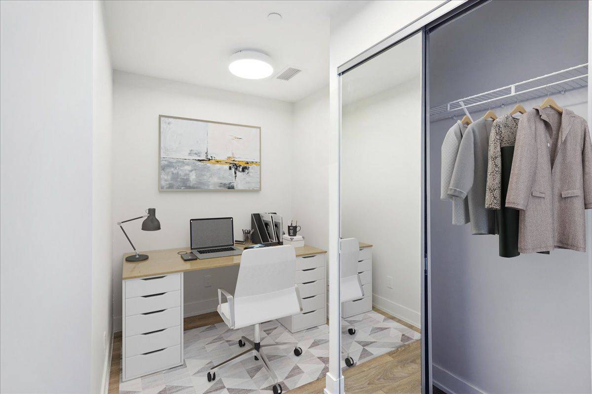 Oakville, ON L6H 3R6,297 Oak Walk DR #805