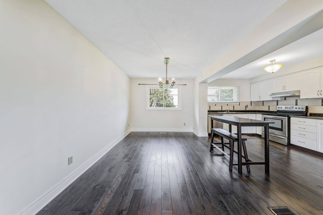 Brampton, ON L6S 3J9,9 Ashton CRES #9