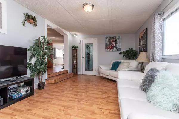 Red Deer, AB T4P 2A6,5344 76 ST #210