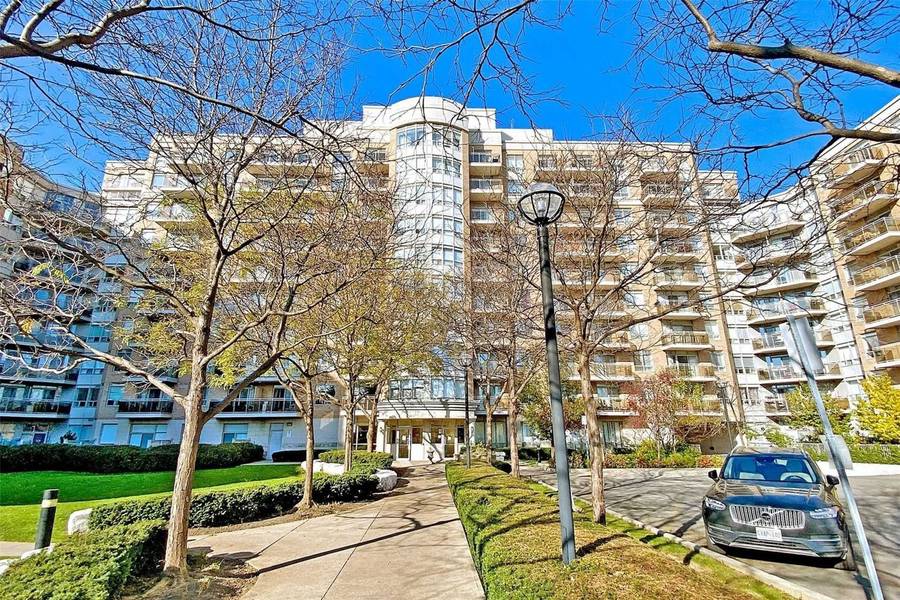 650 Lawrence AVE W #915, Toronto C04, ON M6A 3E8