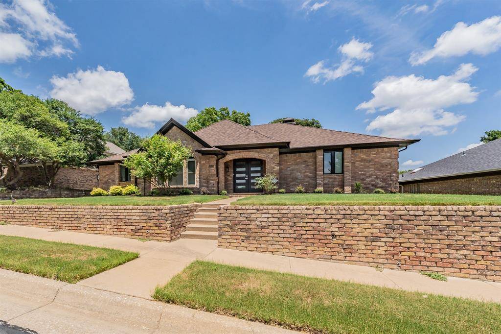 Bedford, TX 76021,1501 Woodvale Drive