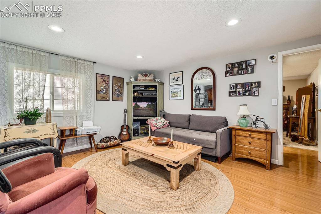 Woodland Park, CO 80863,299 Evergreen RD
