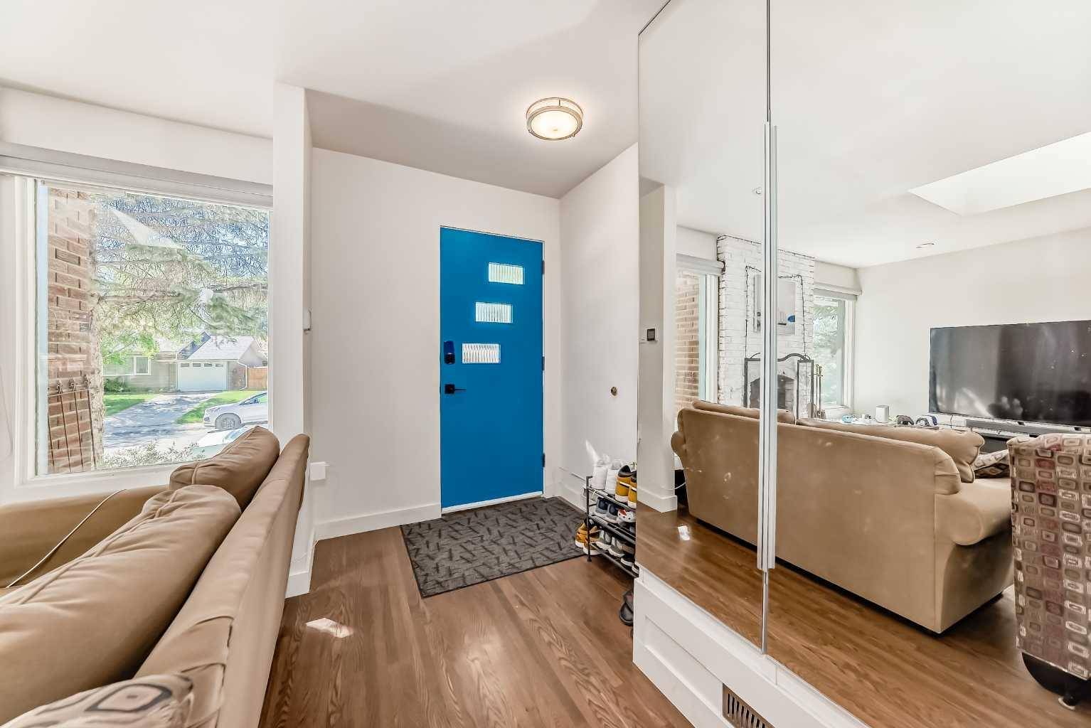 Calgary, AB T2V 3K5,36 Hooke RD SW