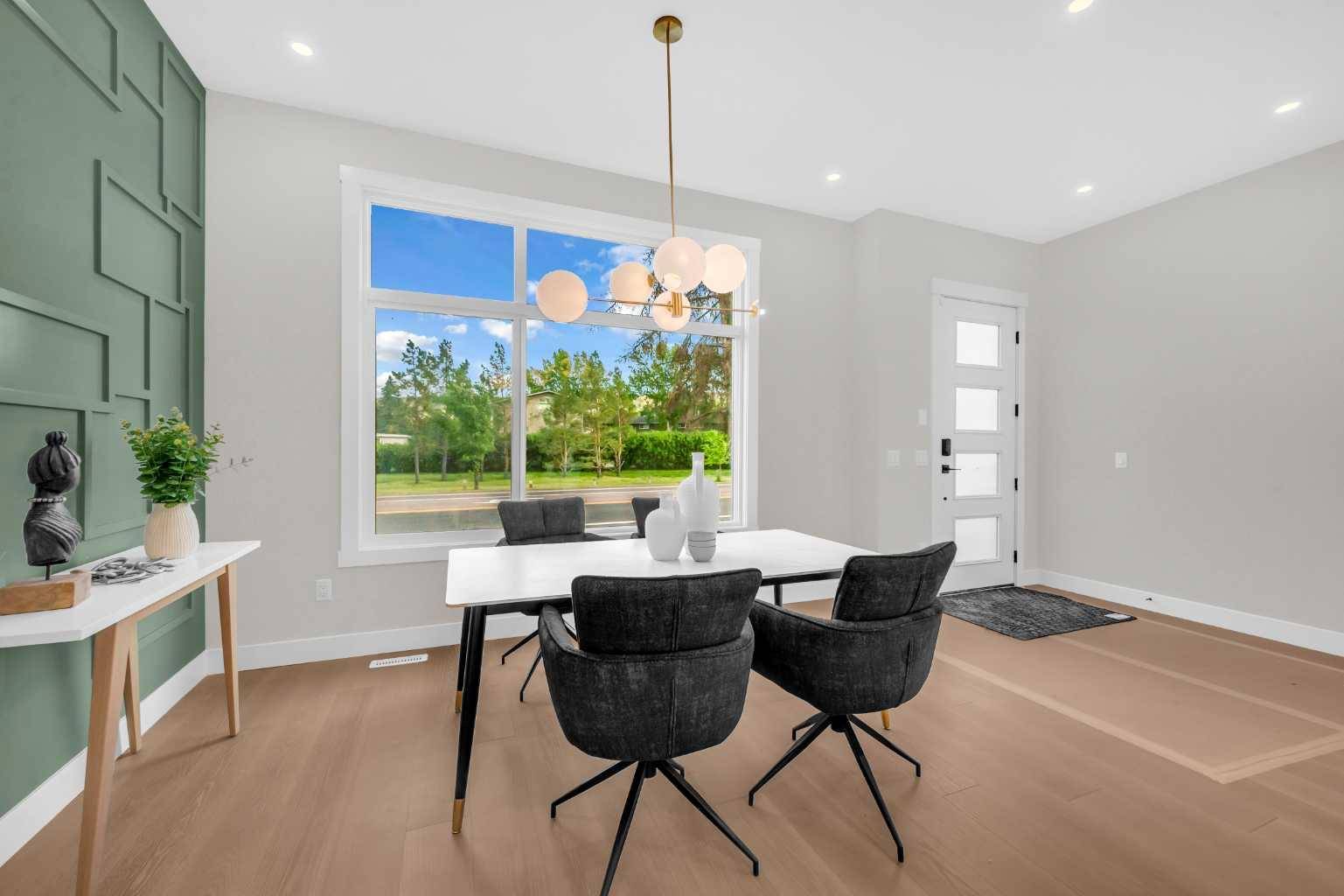 Calgary, AB T3B 0H6,8114 Bowness RD NW