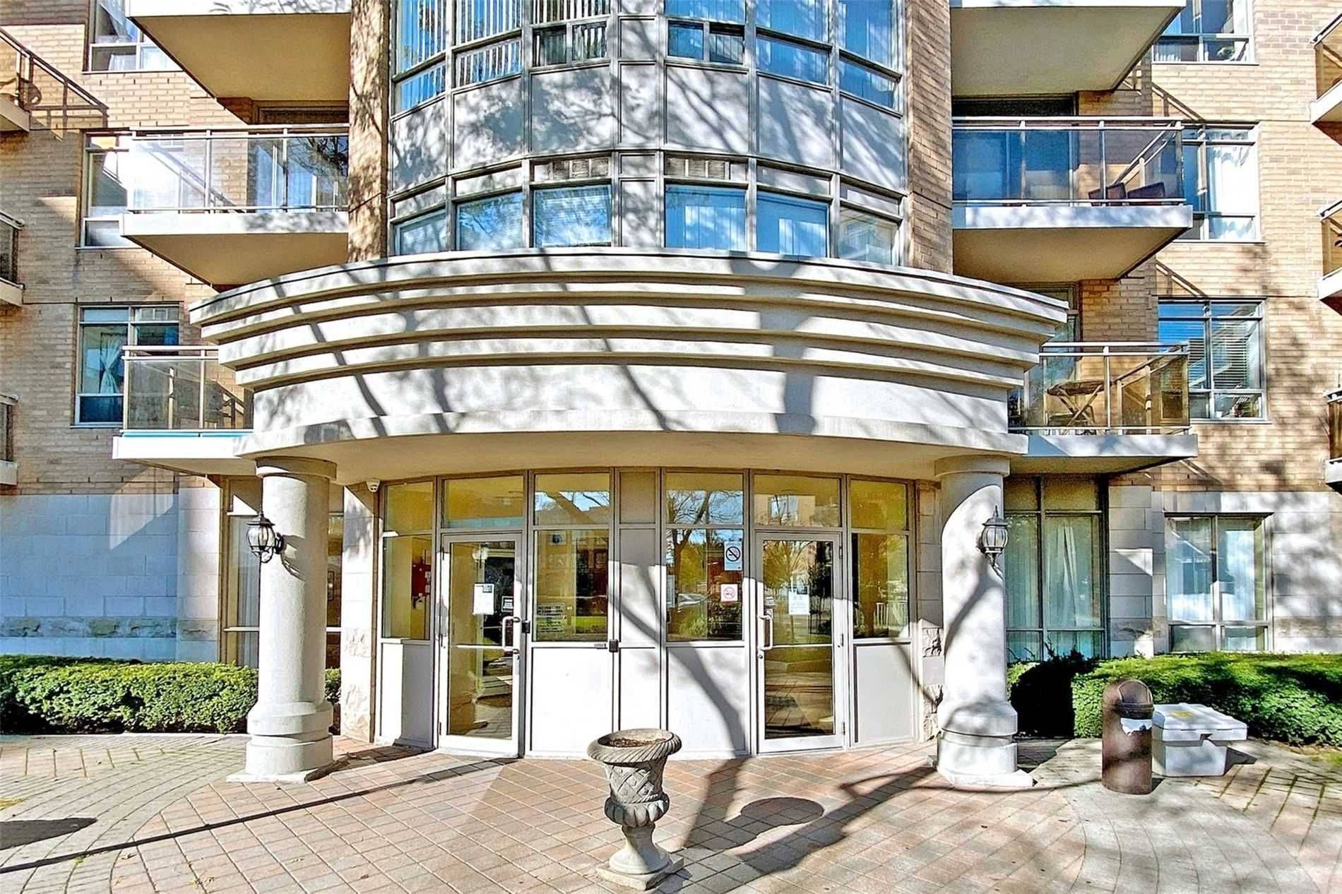 Toronto C04, ON M6A 3E8,650 Lawrence AVE W #915