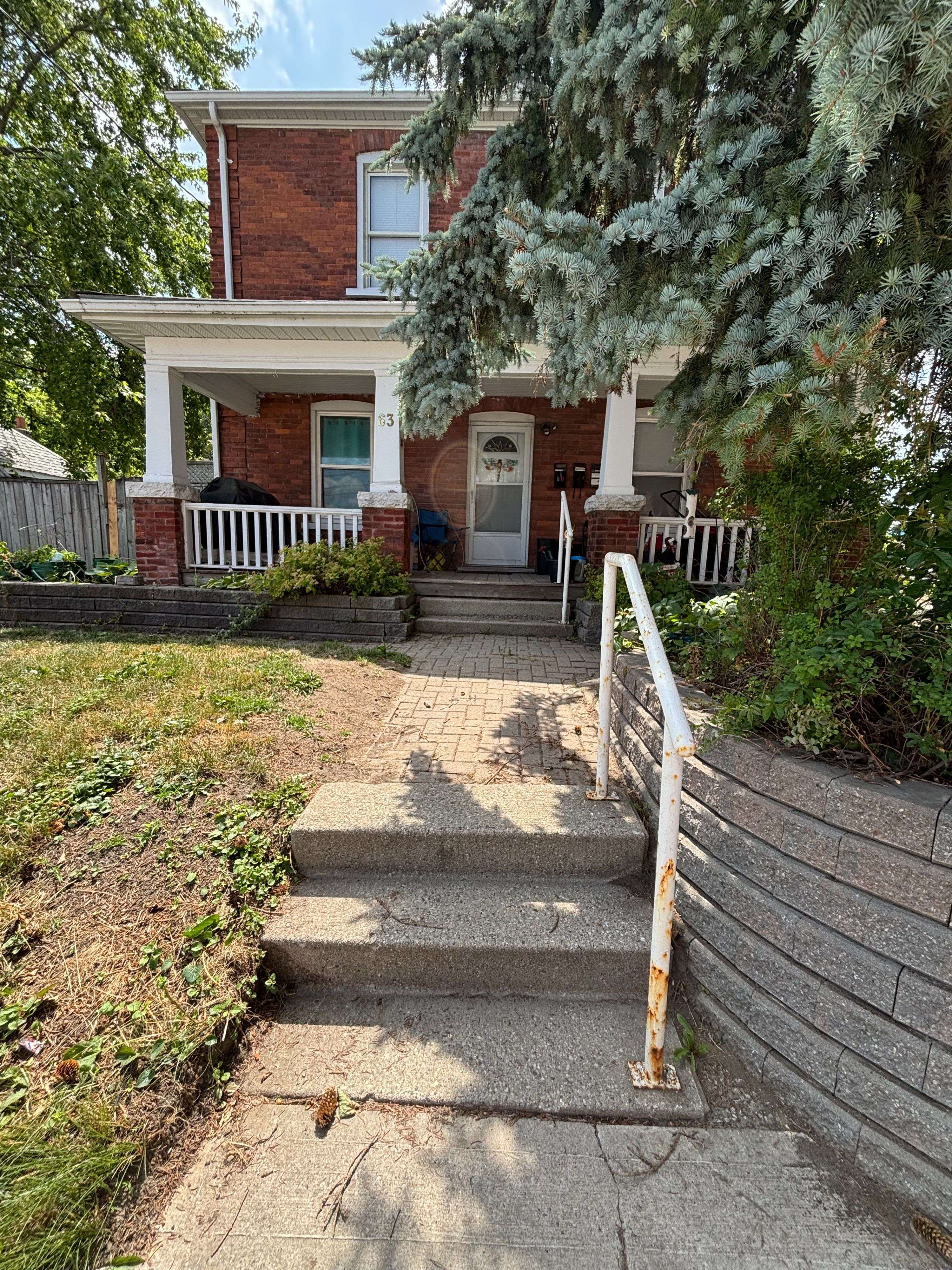 Orillia, ON L3V 5J2,63 Andrew ST S #1