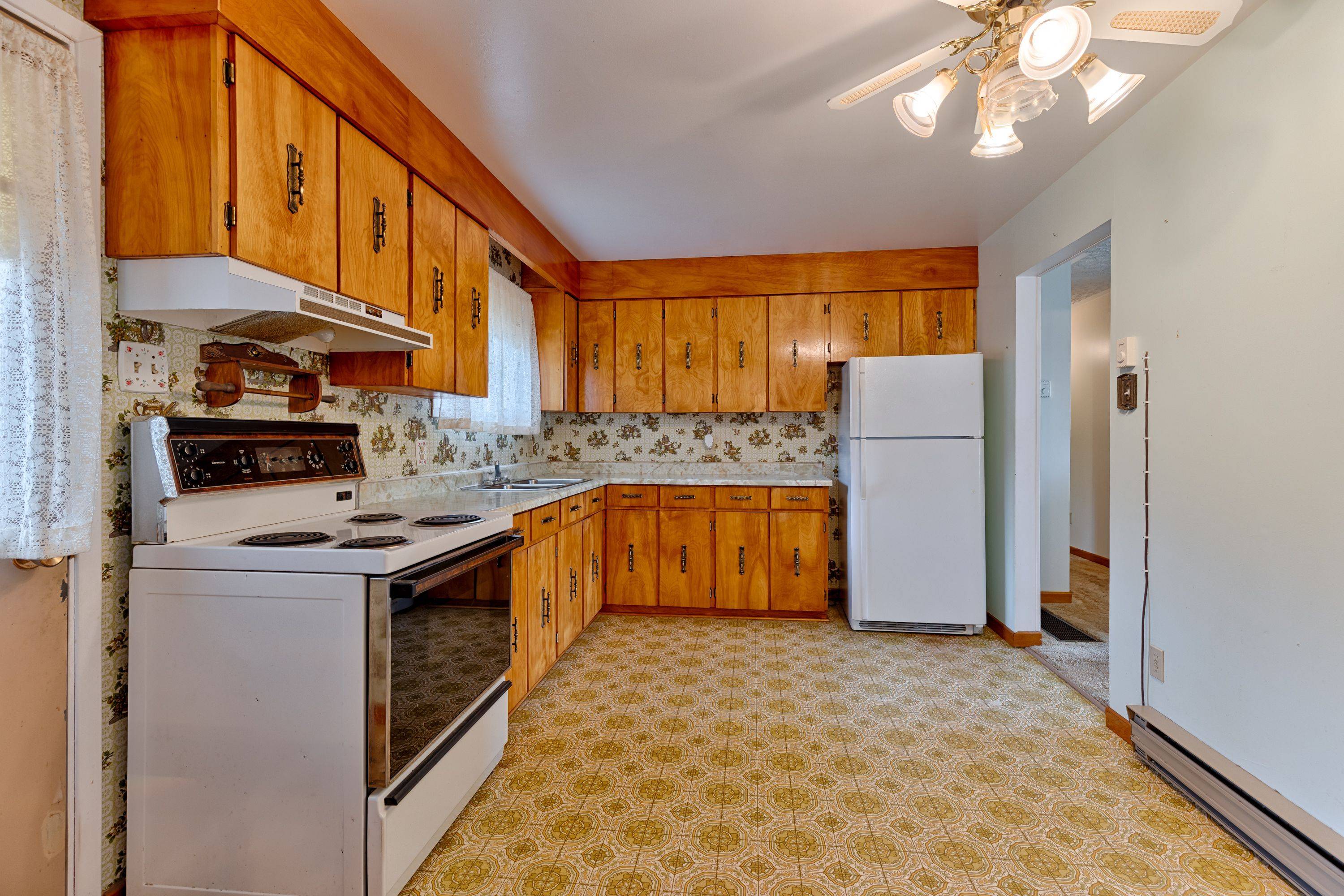 Petawawa, ON K8H 2Y9,18 Biesenthal RD