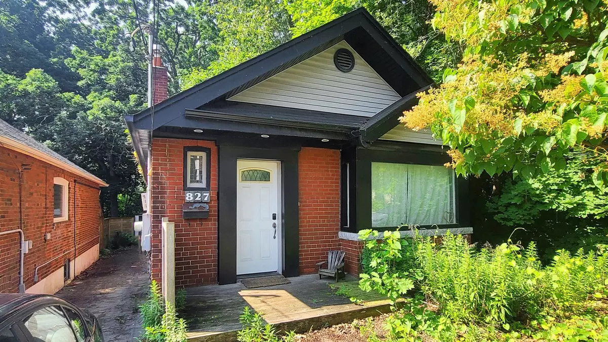 Toronto E02, ON M4E 1R9,827 Kingston RD #Lower