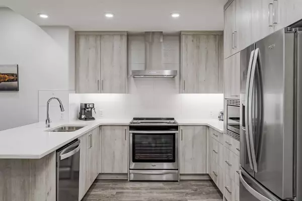 Calgary, AB T3M 3H6,24 Mahogany PATH SE #414