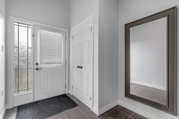 Guelph, ON N1E 0J6,19 Oakes CRES