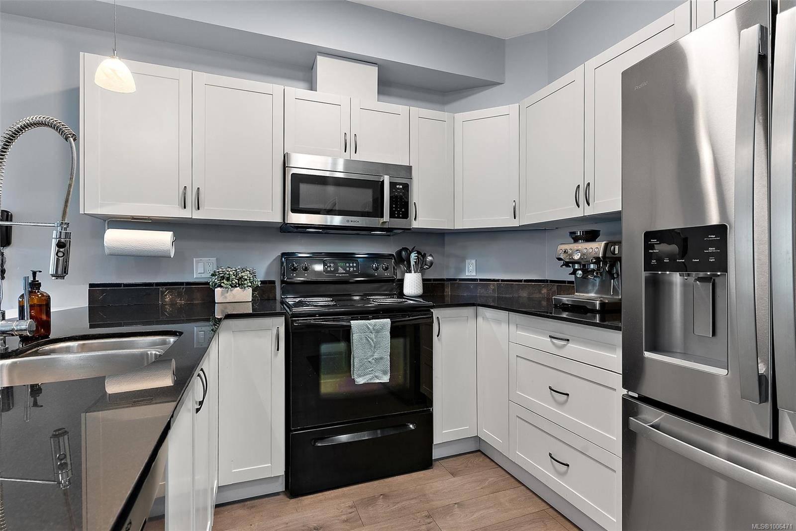 821 Goldstream Ave #205, Langford, BC V9B 2X8